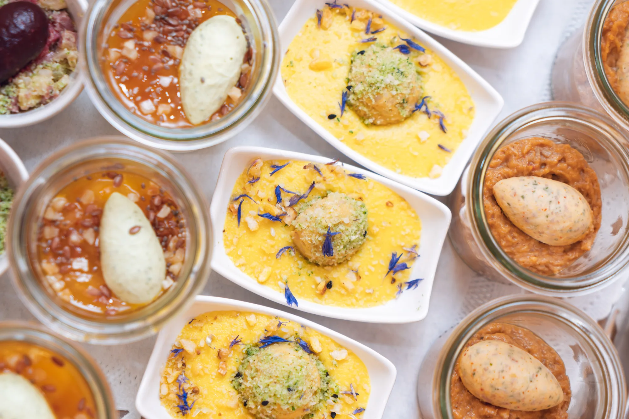 Vorbereitete Speisen für ein Catering